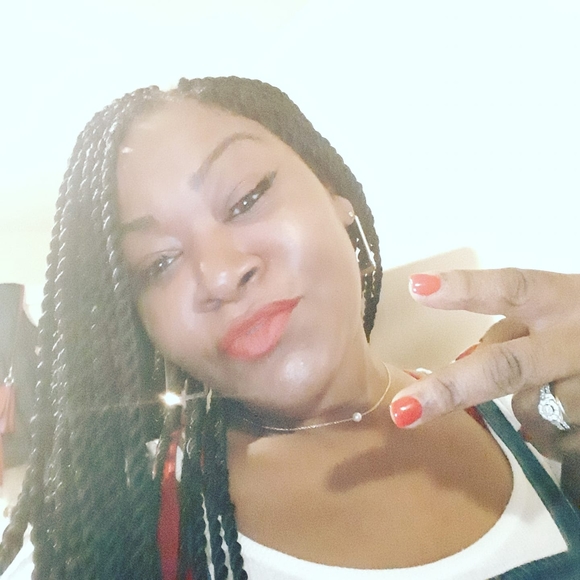 Profile Picture of Khalita Walker (@khalitawalker) on Poshmark