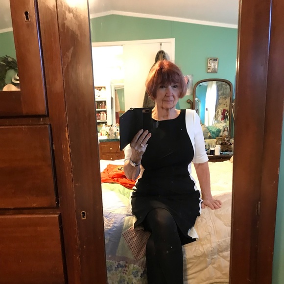 Profile Picture of Sandra Marks (@gracie33331) on Poshmark