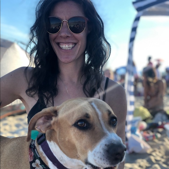 Profile Picture of Danielle Bakst (@daniellemach) on Poshmark