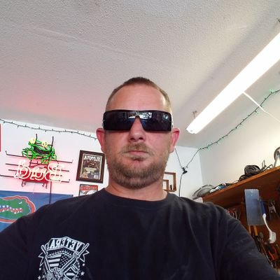 Profile Picture of Aaron Thames (@aaronathames) on Twitter