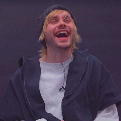 Profile Picture of 𝘊𝘢𝘮𝘪𝘭𝘭𝘦 𝘭𝘰𝘷𝘦𝘴 𝘔𝘪𝘤𝘩𝘢𝘦𝘭 (@Classy_Clifford) on Twitter