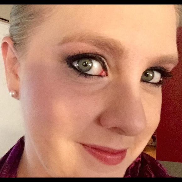 Profile Picture of Lauren Blacken (@12lauren22) on Poshmark