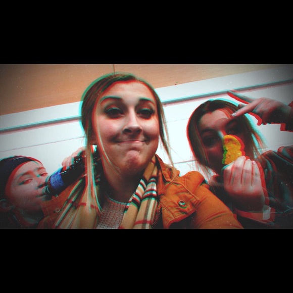 Makayla Harburger - Poshmark Profile Picture of Makayla Harburger (@mharburger) on Poshmark