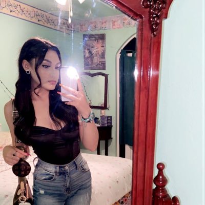 Profile Picture of Ximena Valencia (@valenciaximena1) on Twitter