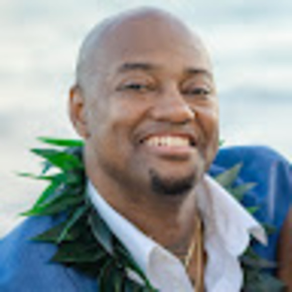 Profile Picture of Deone Gates (@dgates83) on Poshmark