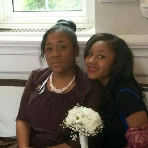 Profile Picture of Donna Dantzler- (@ddantzle37) on Poshmark