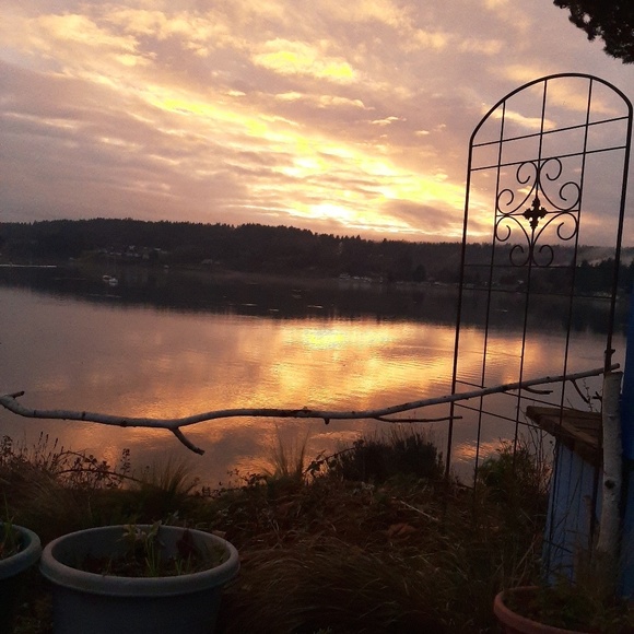 Profile Picture of Shannon Ganey (@shannon_ganey) on Poshmark