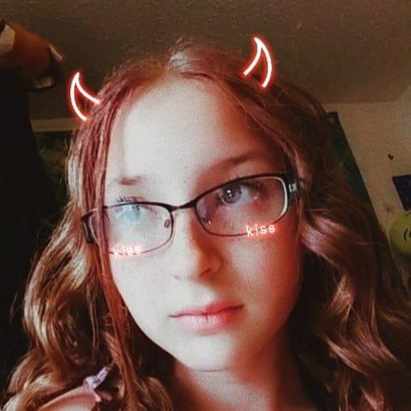 Amelia Dennis - Poshmark Profile Picture of Amelia Dennis (@amelia_dennis) on Poshmark