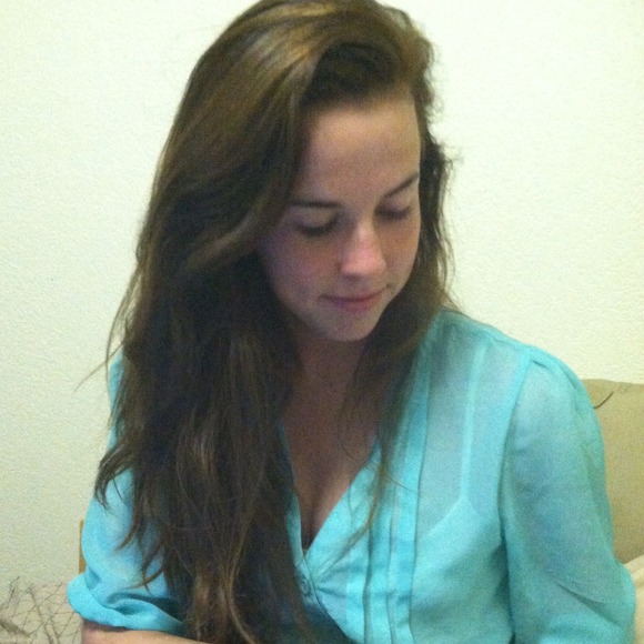 Profile Picture of Katherine Neylan (@katiecaat) on Poshmark