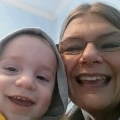 Profile Picture of Debbie McCarthy Shaw (@DebbieShaw4955) on Twitter