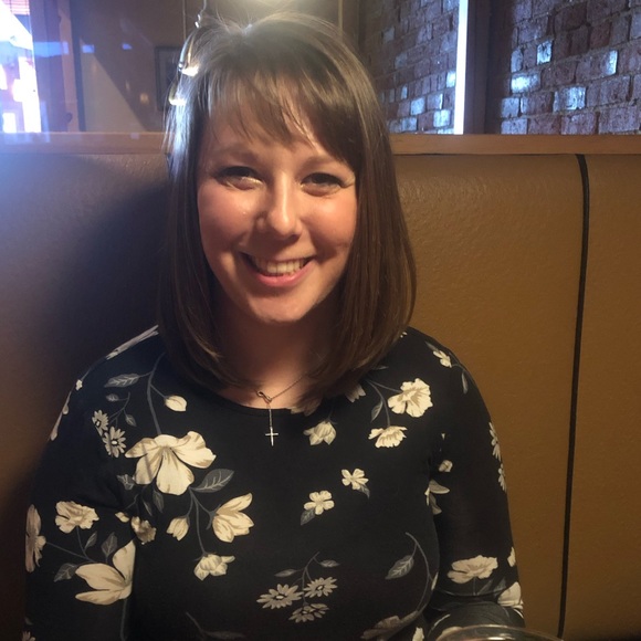 Profile Picture of Megan Potts (@mepotts) on Poshmark