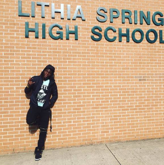 Aziz Zongo - Poshmark Profile Picture of Aziz Zongo (@aziztrap) on Poshmark