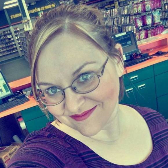 Profile Picture of Deb Neubecker (@dneubecker85) on Poshmark