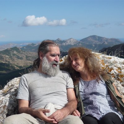 Profile Picture of ЛарисаАндрей Жарковы (@AndrewLarisa) on Twitter