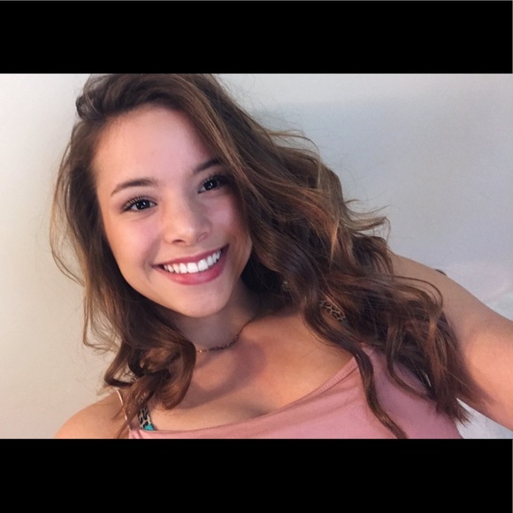 Profile Picture of Jayde Eberhardt (@jaeberhardt) on Poshmark