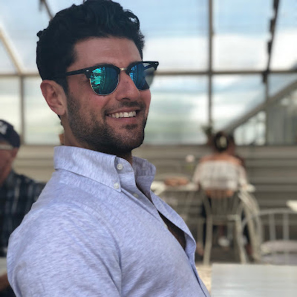 Profile Picture of Edmond Gebara (@edmondgebara) on Poshmark