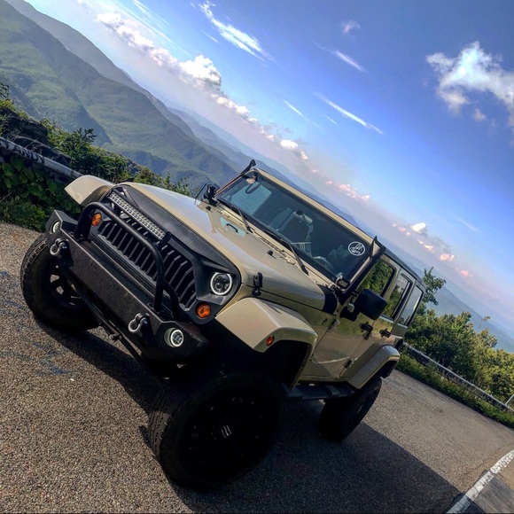 Profile Picture of Craig Andrews (@craiga7) on Poshmark