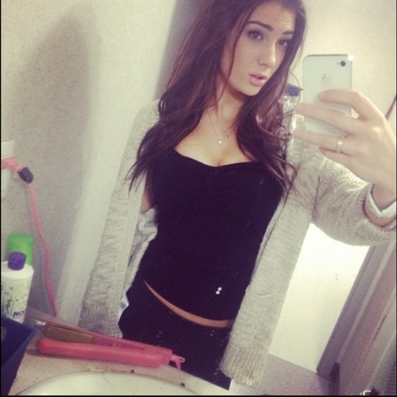 Profile Picture of Lily Konner (@lilbug47495) on Poshmark