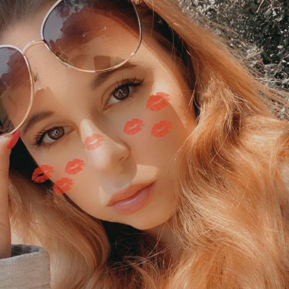 Profile Picture of Emily Kraybill (@kraybillemily) on Poshmark