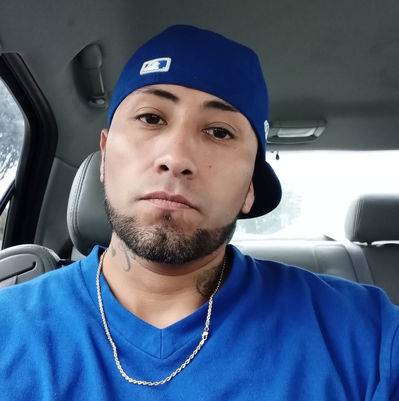 Profile Picture of Andrew Garay (@garaya048) on Poshmark