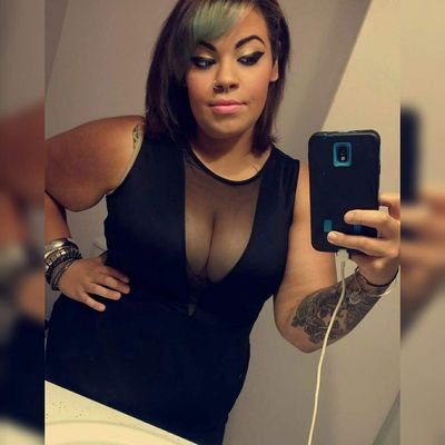 Profile Picture of Sarah Medina (@SarahPooks) on Twitter