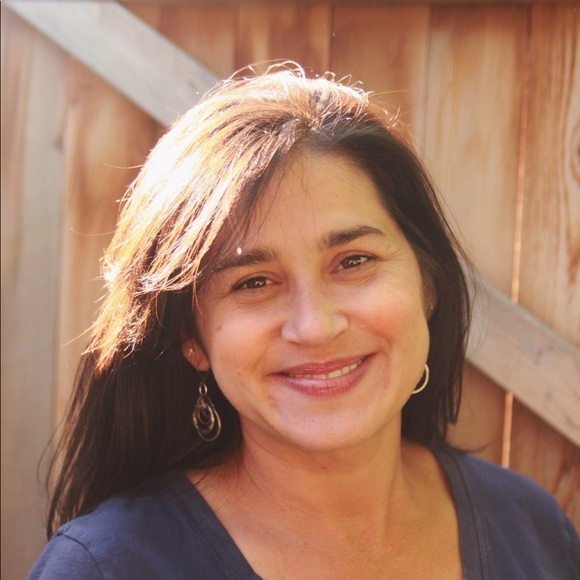 Profile Picture of Donna Kirschner (@essaycoach) on Poshmark