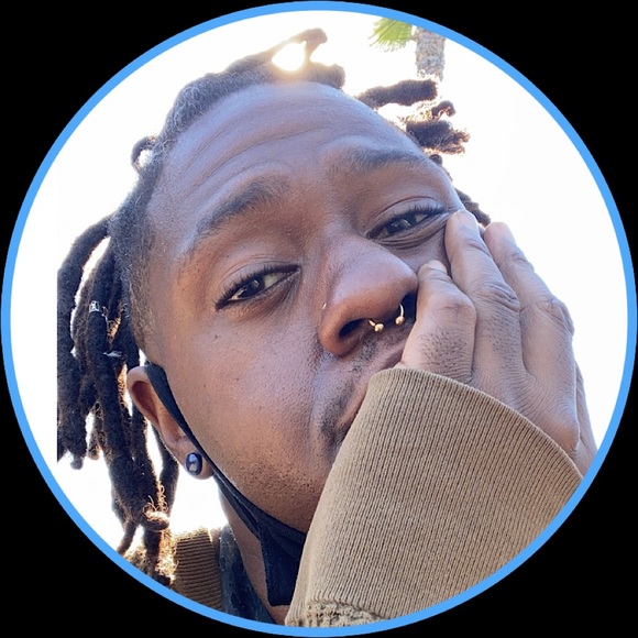 Profile Picture of Michael Lopes (@michaellopes87) on Poshmark