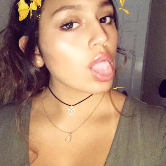 Profile Picture of Andrea Ramirez (@ricofuego) on Poshmark