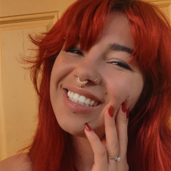Profile Picture of Breanna-jo Schofield (@banjoschofield) on Poshmark