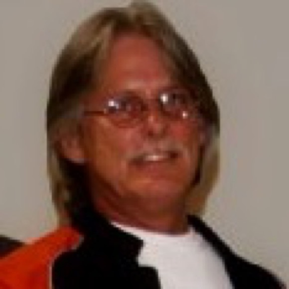 Profile Picture of Craig Maxwell (@cmax55) on Poshmark