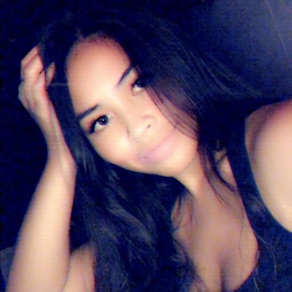 Profile Picture of Mariamariah Ah toon-apilando (@mapilando) on Poshmark