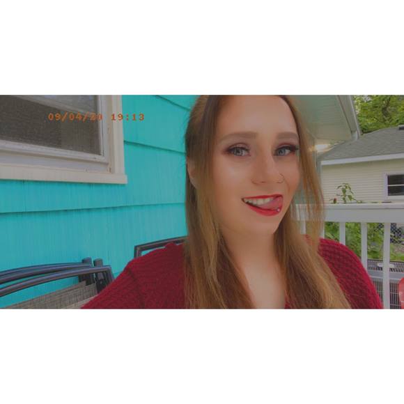 Profile Picture of Paige Engebritson (@engebritsonp) on Poshmark