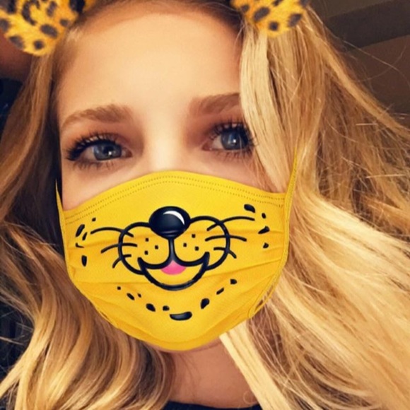 Profile Picture of Dani Thompson (@secondhandfun) on Poshmark