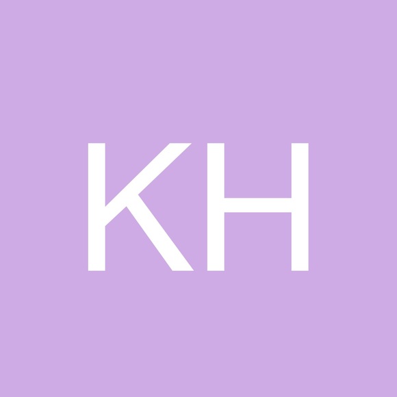 Profile Picture of Katherine Harvey (@kharv2411) on Poshmark