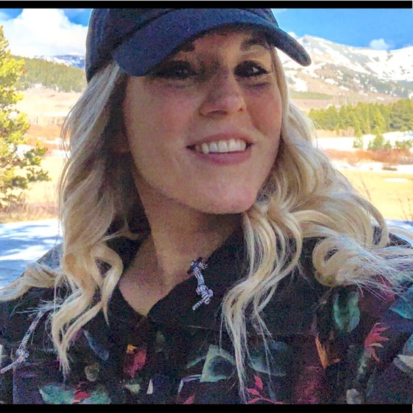 Profile Picture of Kayla Jeckell (@kayjecks) on Poshmark