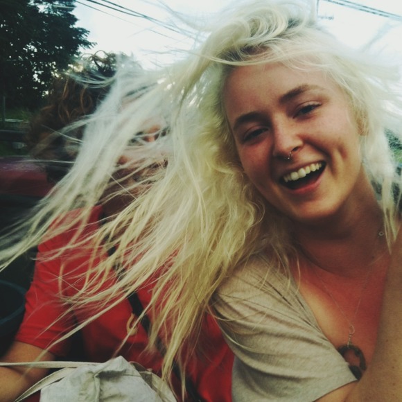 Profile Picture of Emma Knobbe (@emmaknobbe) on Poshmark