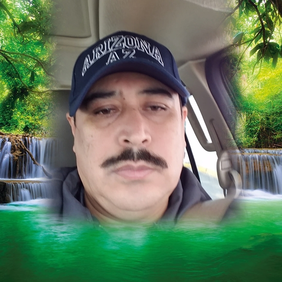 Profile Picture of Roberto Bahena (@robertobahena54) on Poshmark
