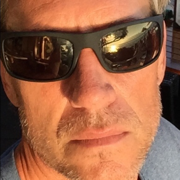 Profile Picture of Tom Blair (@tomb8585) on Poshmark