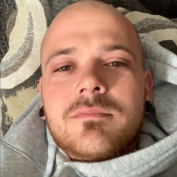 Vincent Baumann - Poshmark Profile Picture of Vincent Baumann (@vincentbaumann) on Poshmark