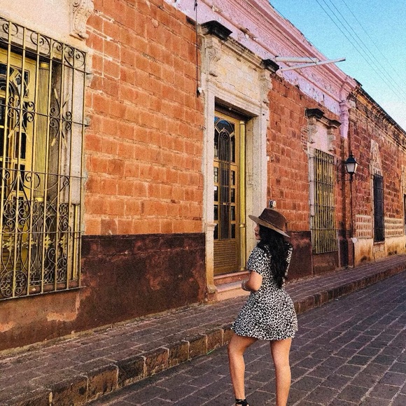 Profile Picture of Lisbeth Alvarez (@alvarez1018) on Poshmark