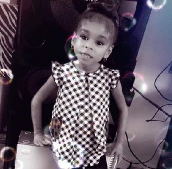 Profile Picture of Beatriz Ayuso (@beatrizayuso) on Poshmark