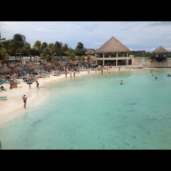 Profile Picture of Penelope i buy Callard (@perffgee14) on Poshmark