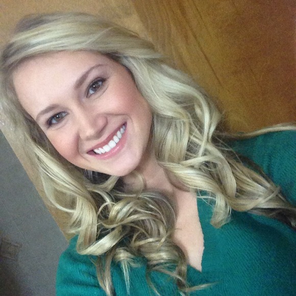 Profile Picture of Jessica Biestek (@jbiestek) on Poshmark
