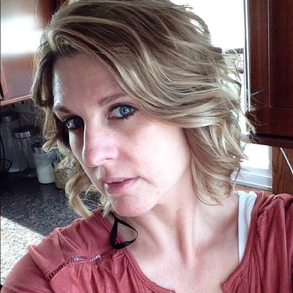 Profile Picture of Rebecca Slabaugh (@rlslabaugh) on Poshmark
