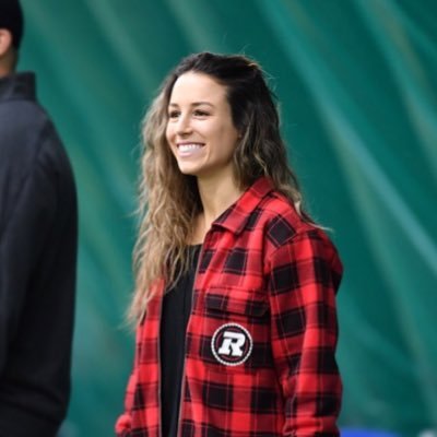 Profile Picture of Bianca Molnar (@BiancaJMolnar) on Twitter