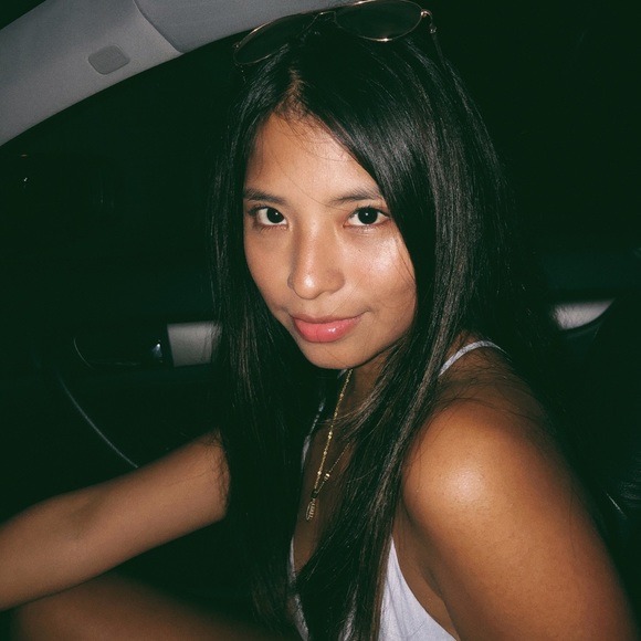 Profile Picture of Sol Picciotti (@solpicciotti) on Poshmark