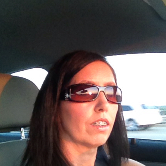 Profile Picture of Sandra Bush (@sandyk23) on Poshmark