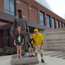 Profile Picture of Mike Hanis (@MikeHanis) on Twitter