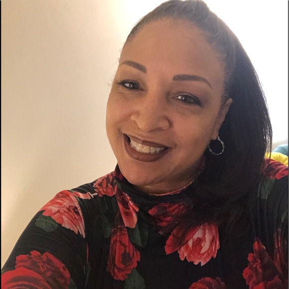 Dena Harmon - Poshmark Profile Picture of Dena Harmon (@eve333) on Poshmark