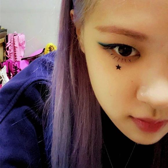 Profile Picture of Laurie Charles (@lauriecharles) on Poshmark